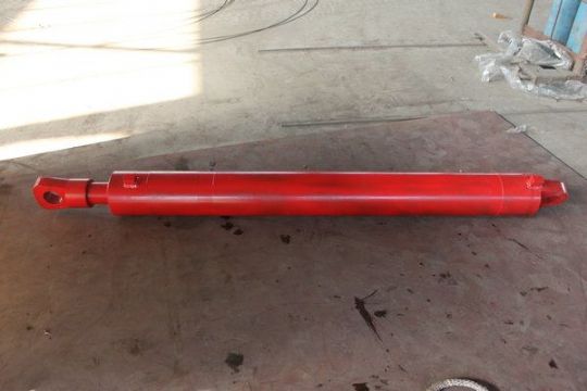 點擊查看詳細信息<br>標題：轉載機30T推拉移油缸 閱讀次數(shù)：2602